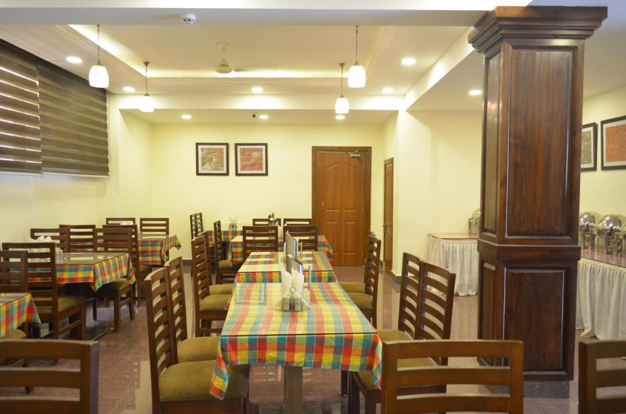 Hotel The Valley View Kashmir Srīnagar Exterior foto